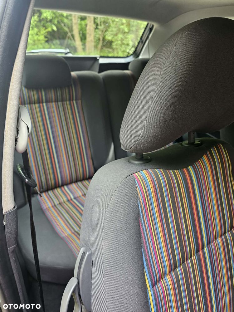 Volkswagen Fox - 11