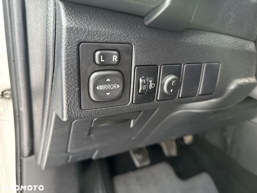 Toyota Auris 1.33 VVT-i Active - 19