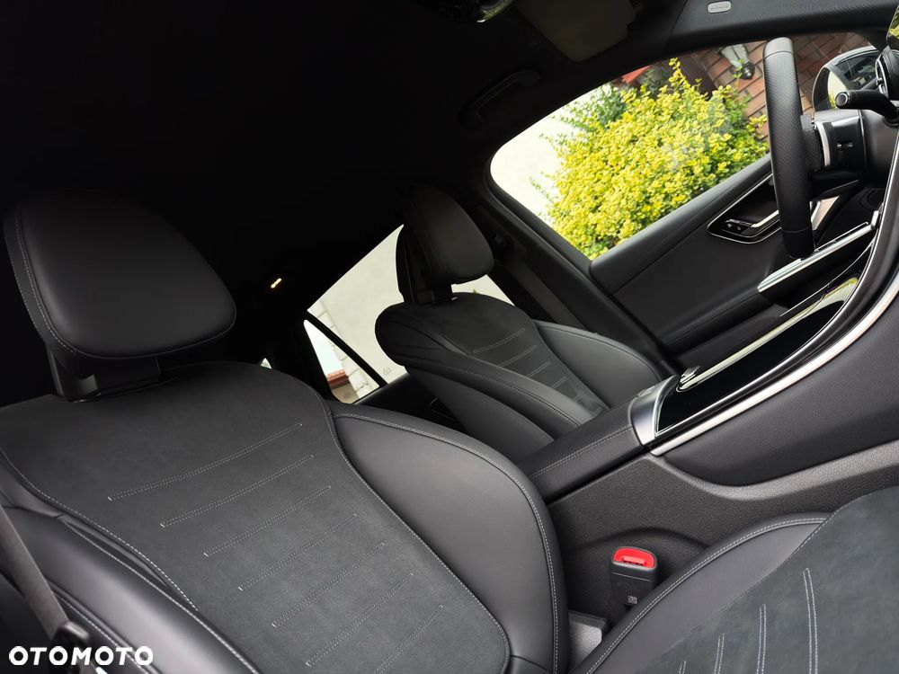 Mercedes-Benz GLC 220 d 4Matic 9G-TRONIC AMG Line Advanced - 10