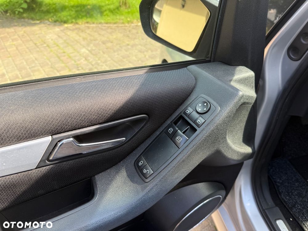 Mercedes-Benz Klasa B 180 CDI Special Edition - 21