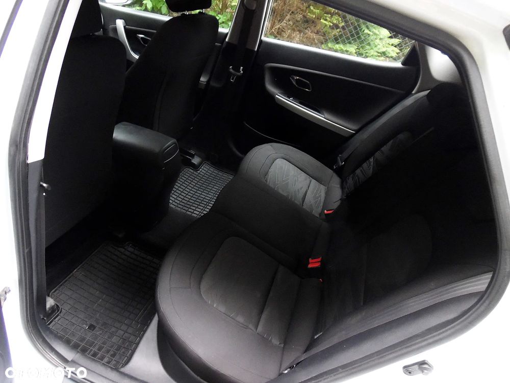 Kia Ceed - 22