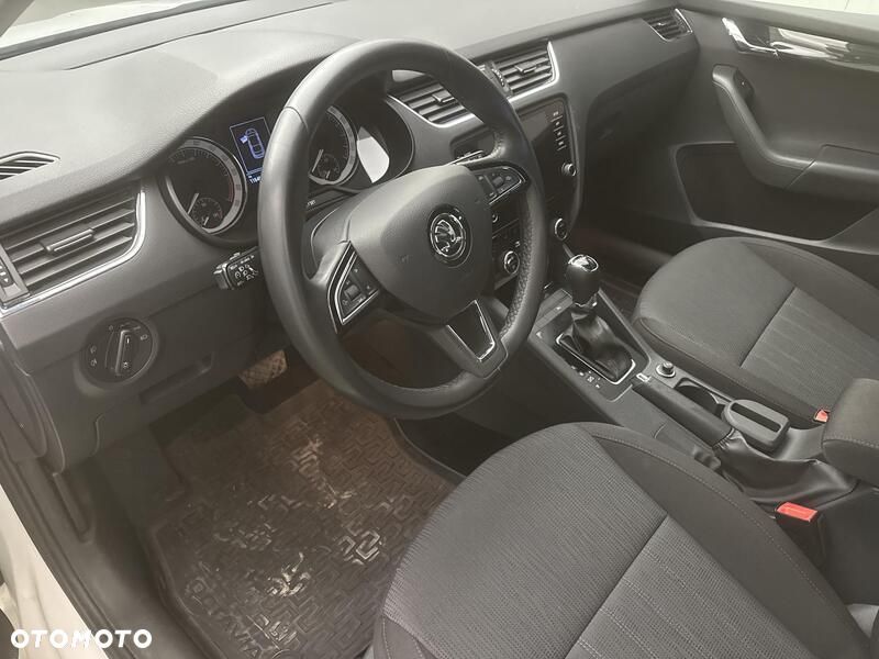 Skoda Octavia 2.0 TDI SCR Style DSG - 10