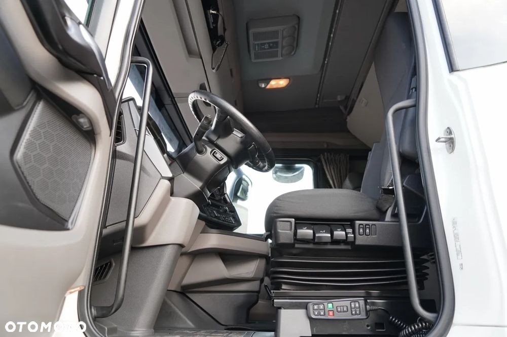 Scania S 450 / KLIMA POSTOJOWA / CAŁA NA PODUSZKACH / NAVI - 24