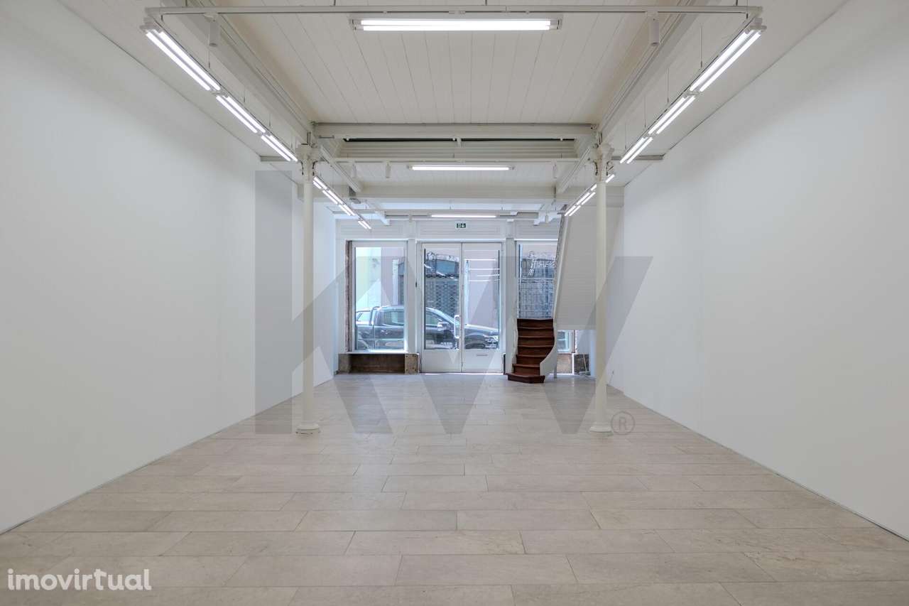 Espaço comercial Galeria/Atelier de 2 pisos  | 240m2 | Rua da Boavista - Grande imagem: 4/17