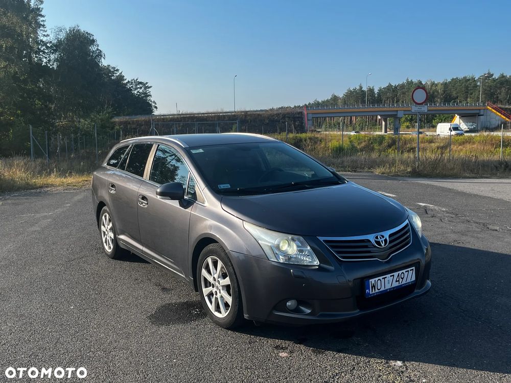 Toyota Avensis - 1