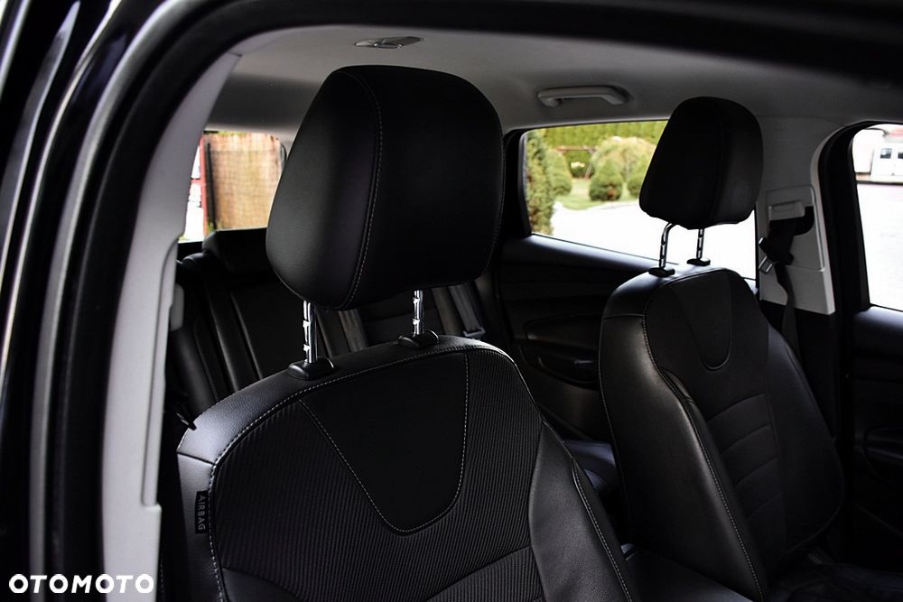 Ford Kuga 2.0 TDCi 4x4 Titanium - 37