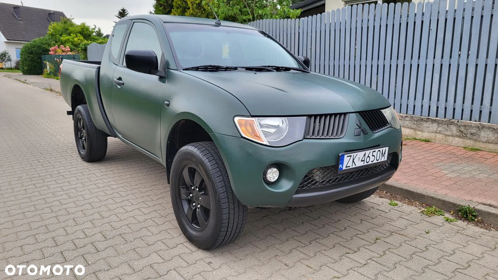 Mitsubishi L200 - 1