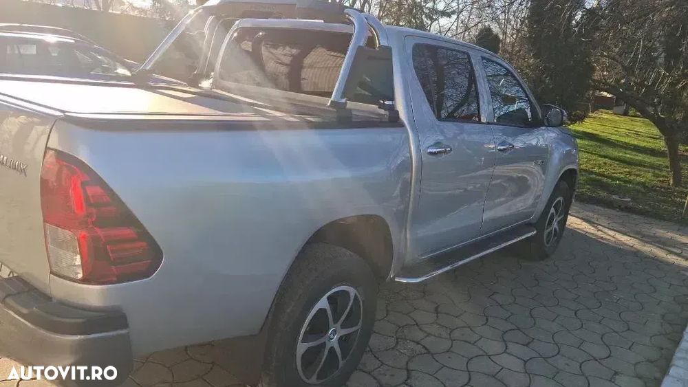 Toyota HILUX - 7