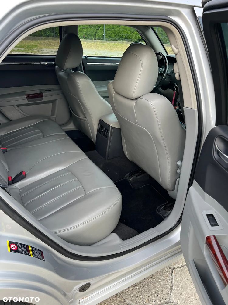 Chrysler 300C - 15