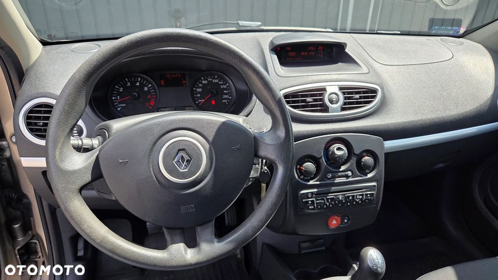Renault Clio 1.2 16V Authentique - 19