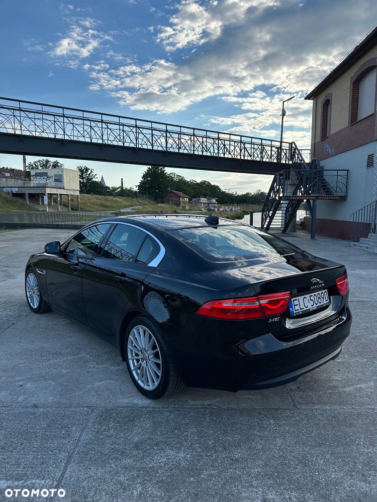 Jaguar XE E-Performance Pure - 6