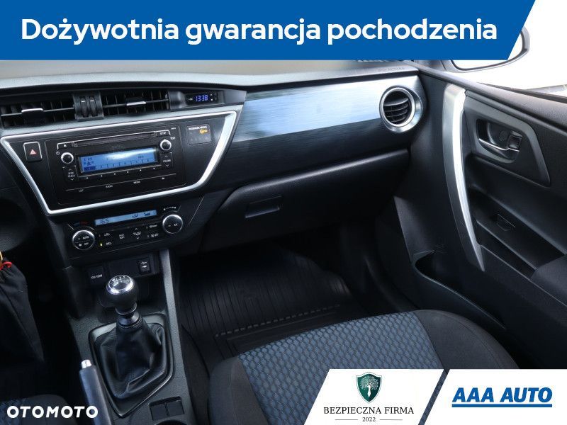 Toyota Auris - 10