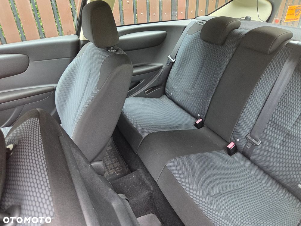 Citroen C4 2005 photo 4
