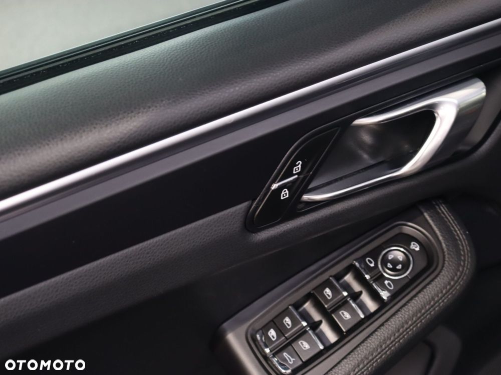 Porsche Macan Standard - 24