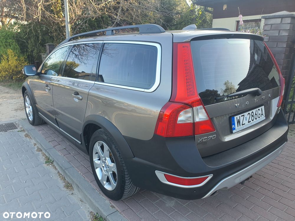 Volvo XC 70 D5 AWD Momentum - 13