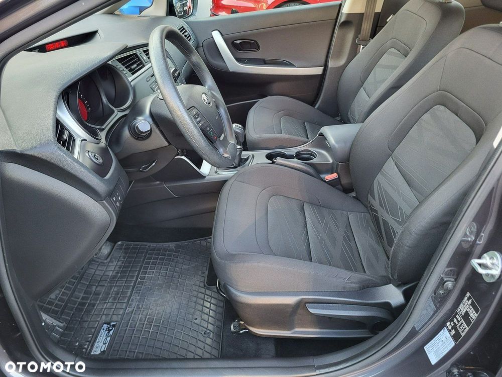 Kia Ceed - 12