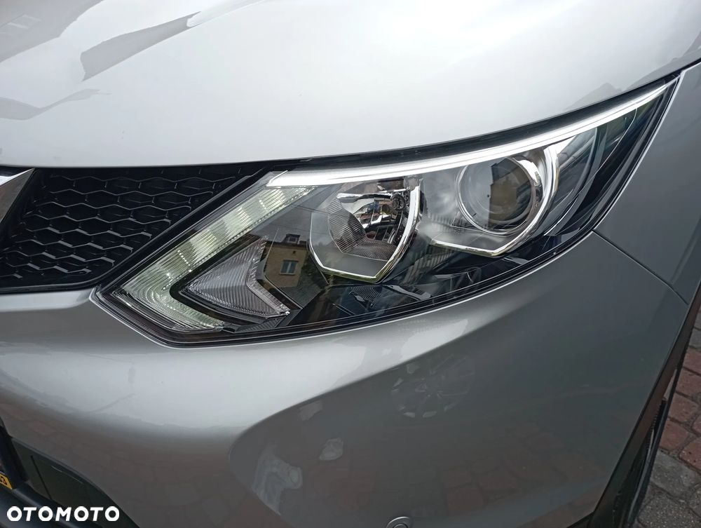 Nissan Qashqai 1.2 DIG-T N-Connecta Xtronic EU6 - 24
