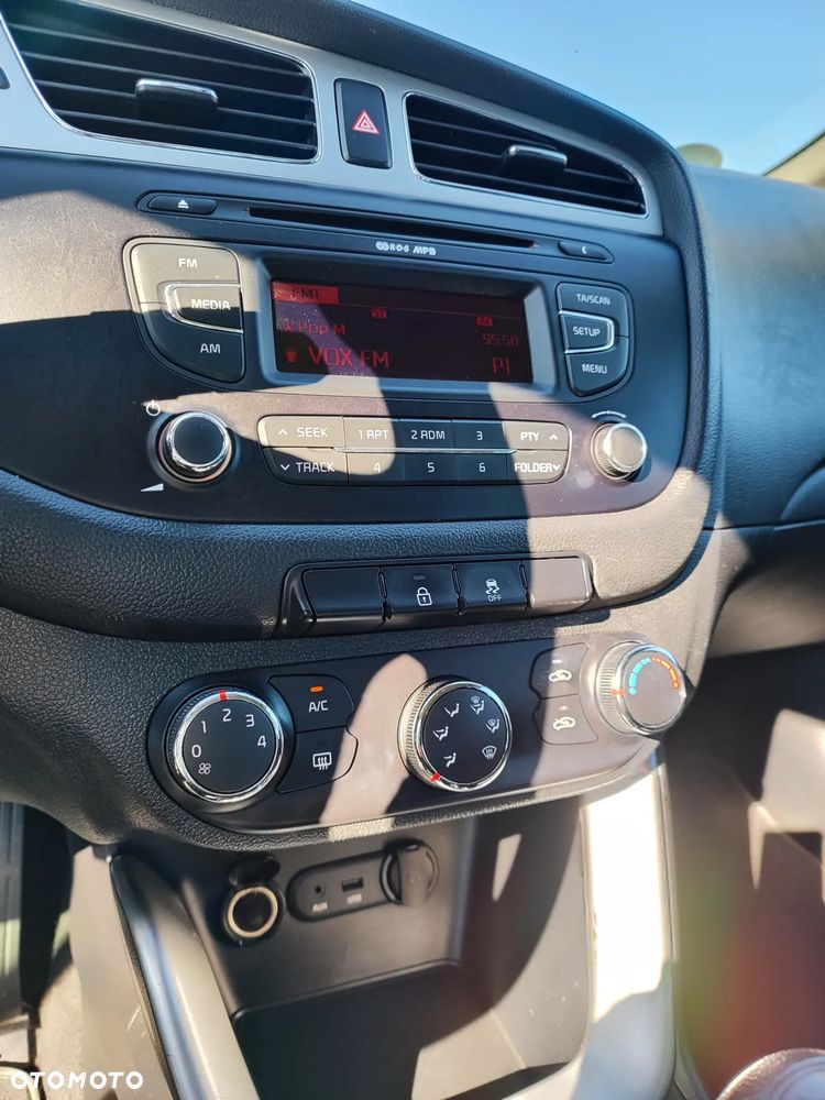 Kia Ceed 1.4 CVVT Attract - 11