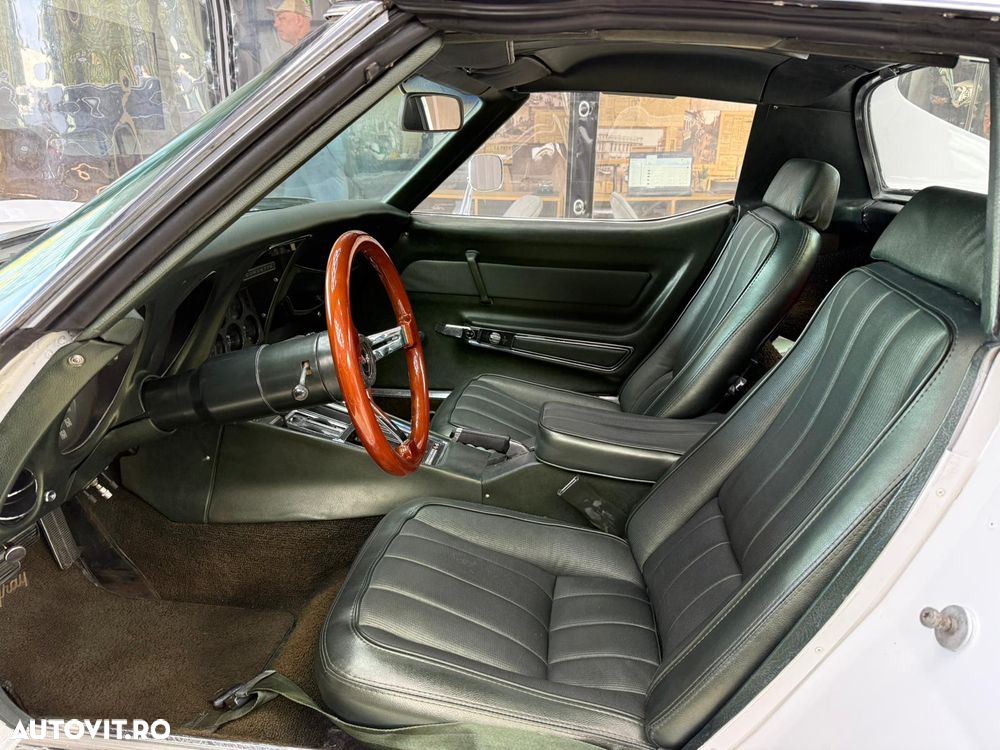 Chevrolet Corvette - 9