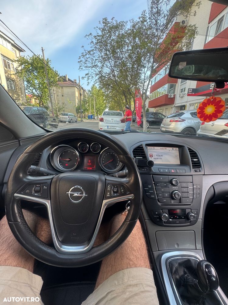 Opel Insignia 2.0 CDTI - 11