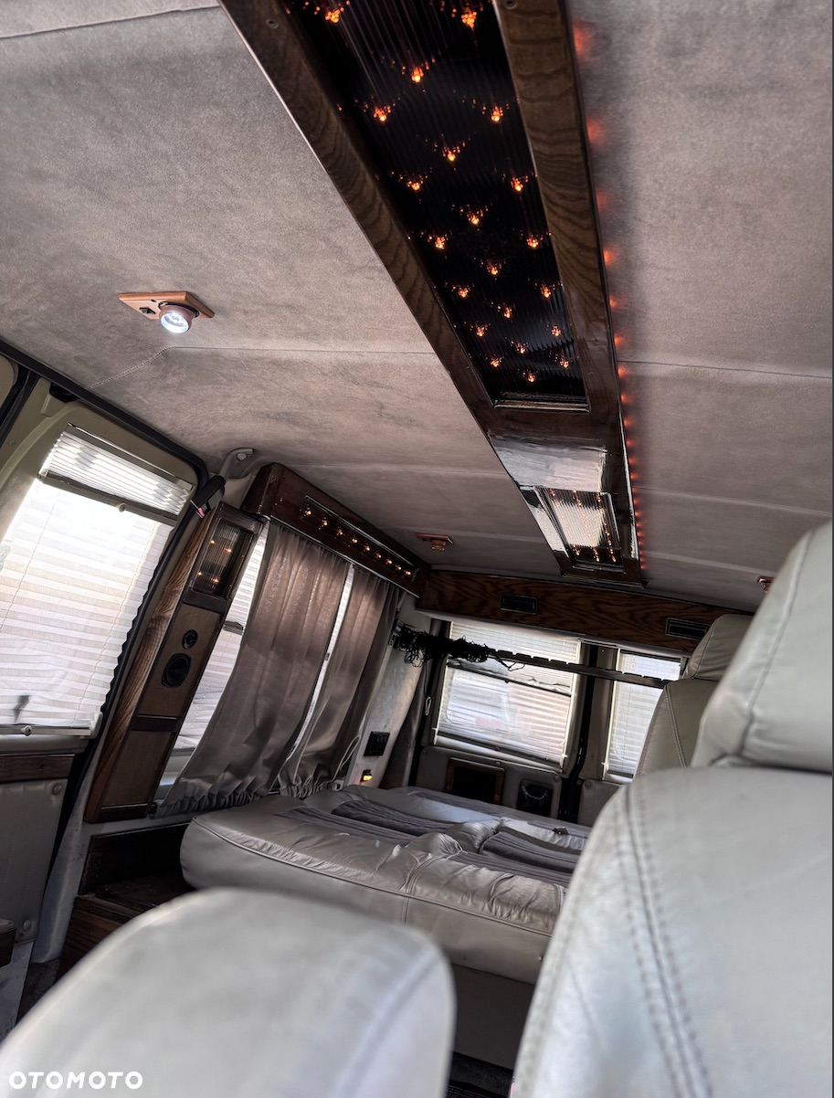 Ford Econoline - 14