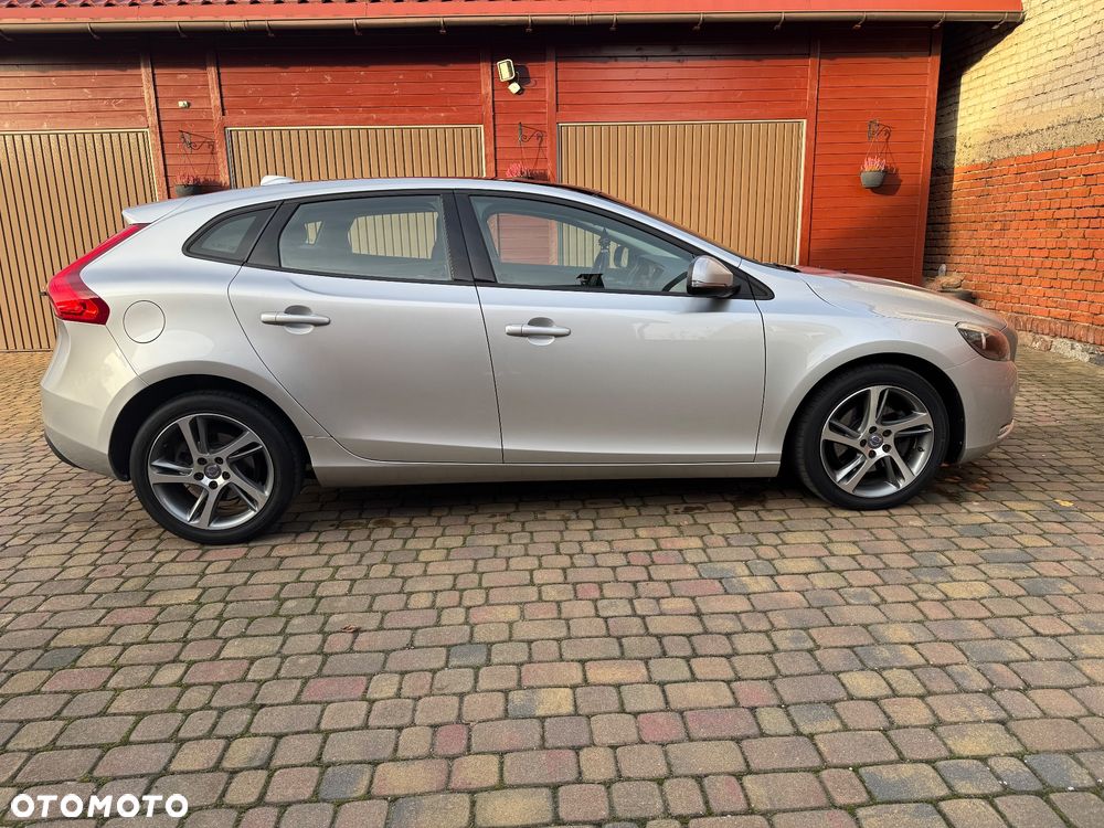 Volvo V40 D2 - 9