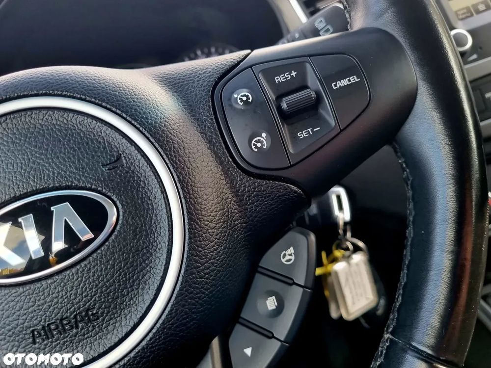 Kia Carens 1.7 CRDi L 7os - 19