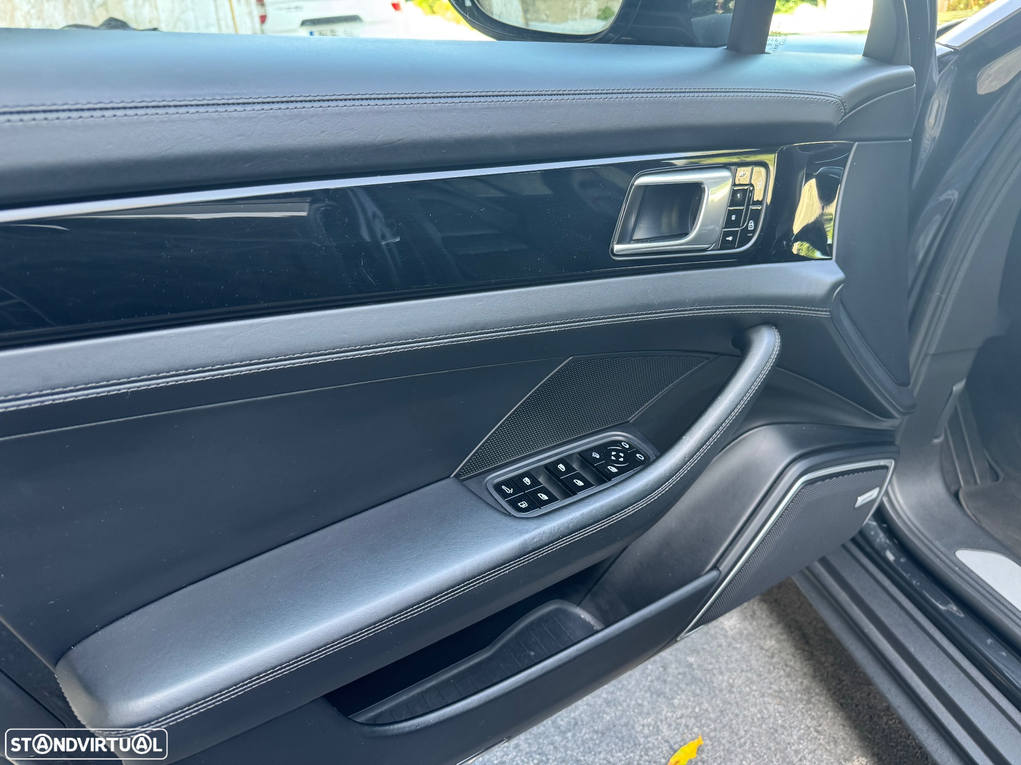 Porsche Panamera Sport Turismo 4 E-Hybrid - 17
