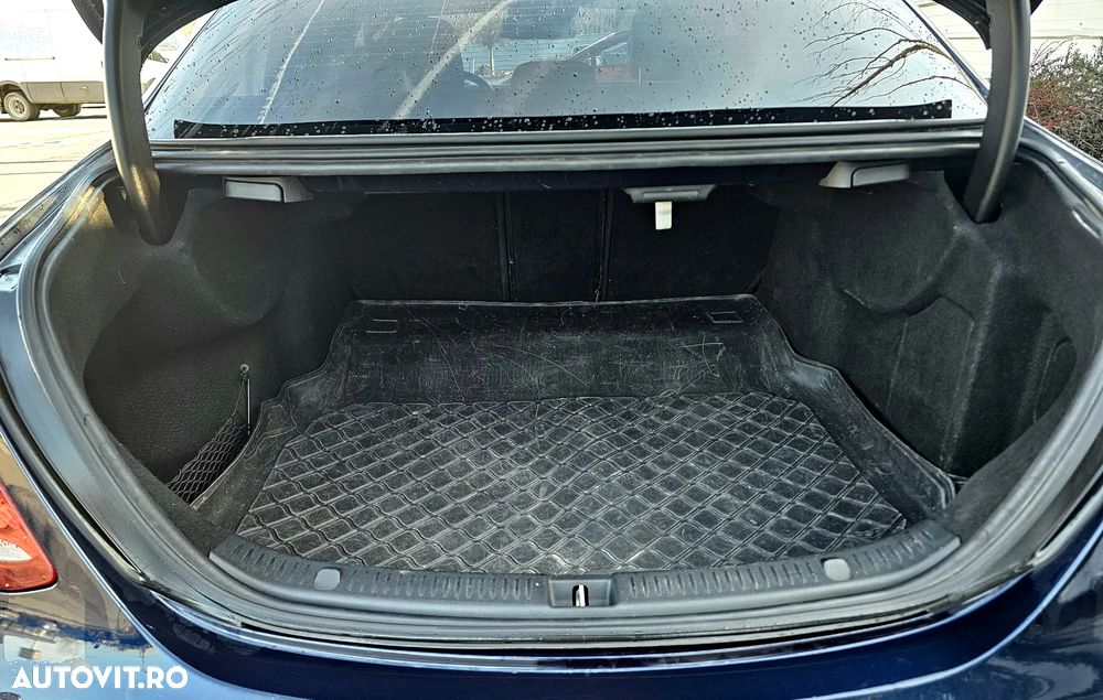 Mercedes-Benz E 350 BlueTEC - 13