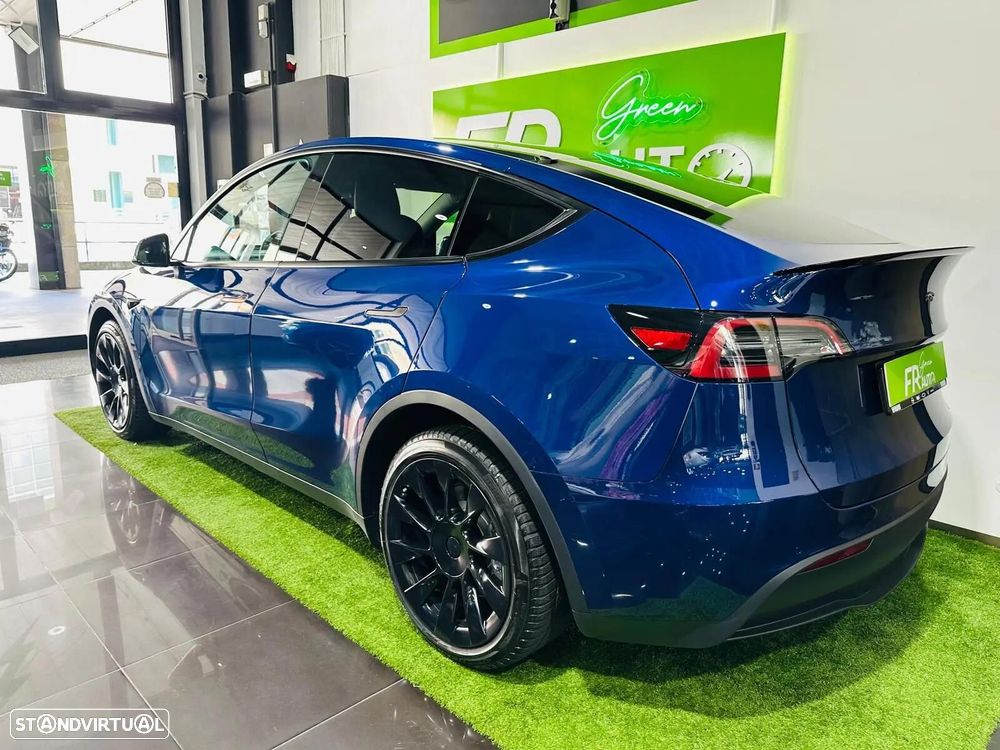 Tesla Model Y Long Range Dual Motor AWD - 16