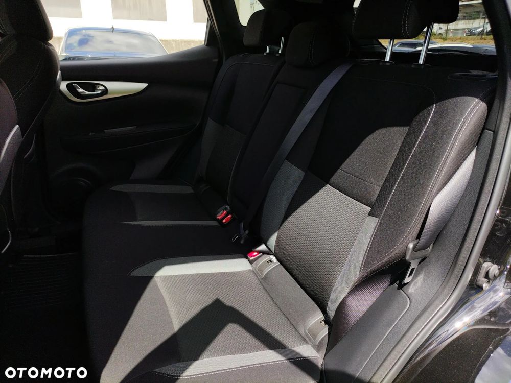 Nissan Qashqai 1.2 DIG-T N-Connecta EU6 - 18