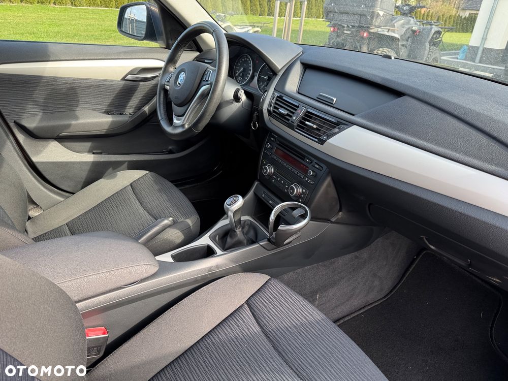 BMW X1 sDrive18d xLine - 25