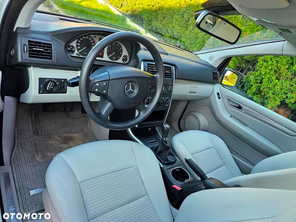 Mercedes-Benz Klasa B 200 Special Edition - 17