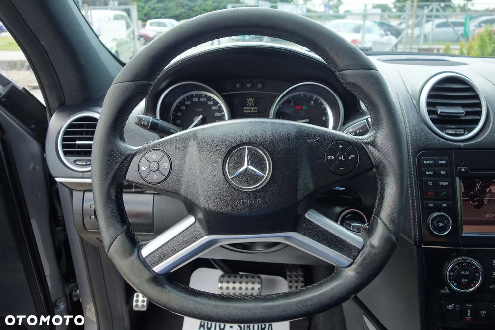 Mercedes-Benz ML - 29