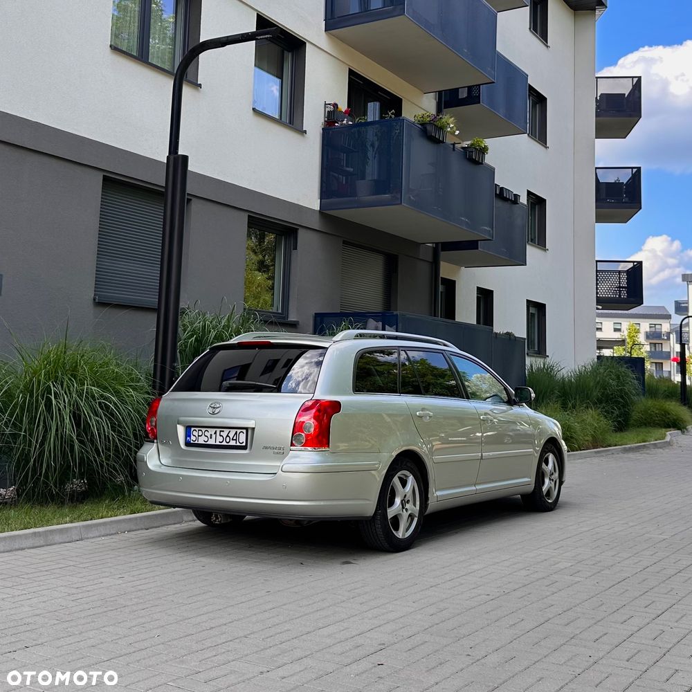 Toyota Avensis 2.0 VVT-i Team - 5
