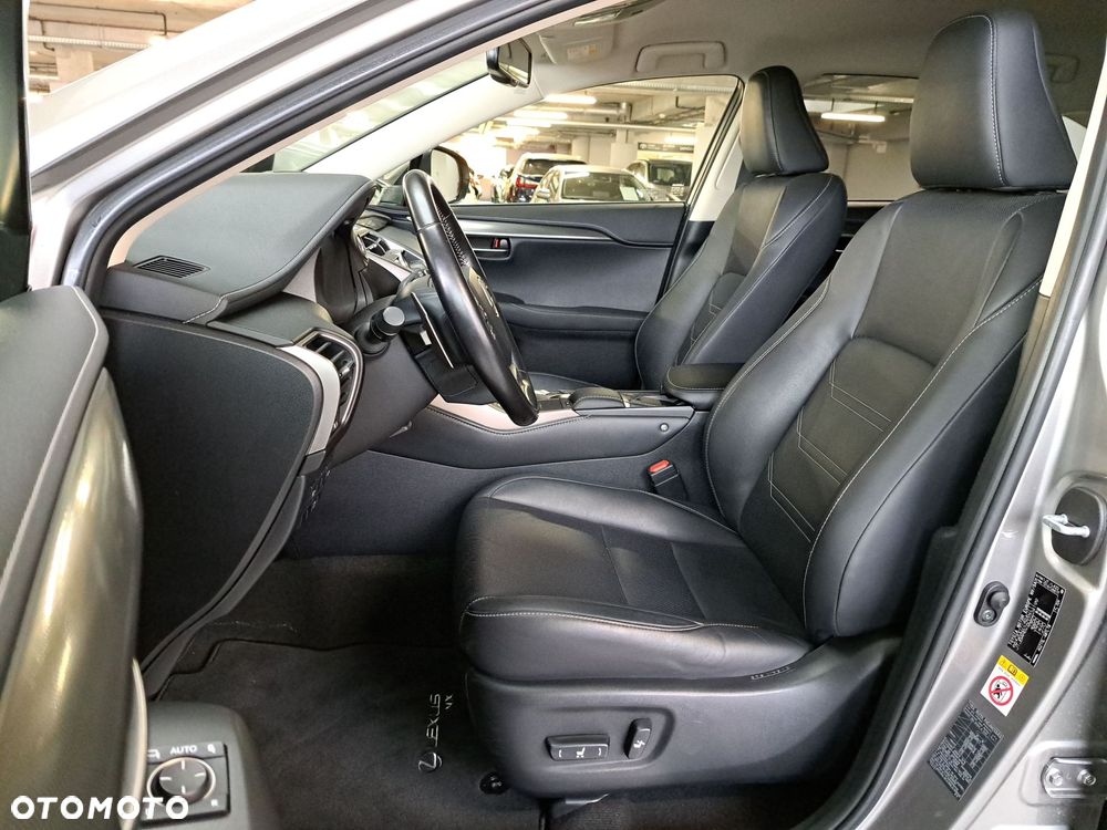 Lexus NX 300 Prestige AWD - 11