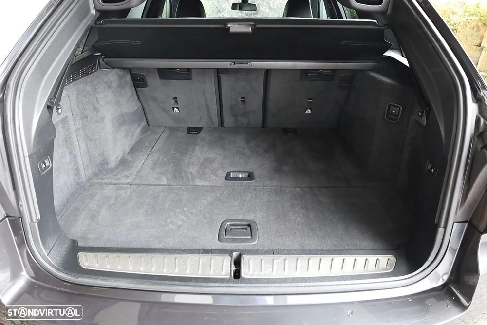 BMW 520 d Pack Desportivo M Auto - 10