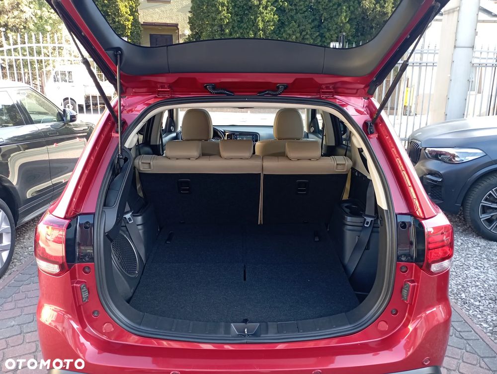 Mitsubishi Outlander 2.0 Intense + Navi 4WD CVT - 34