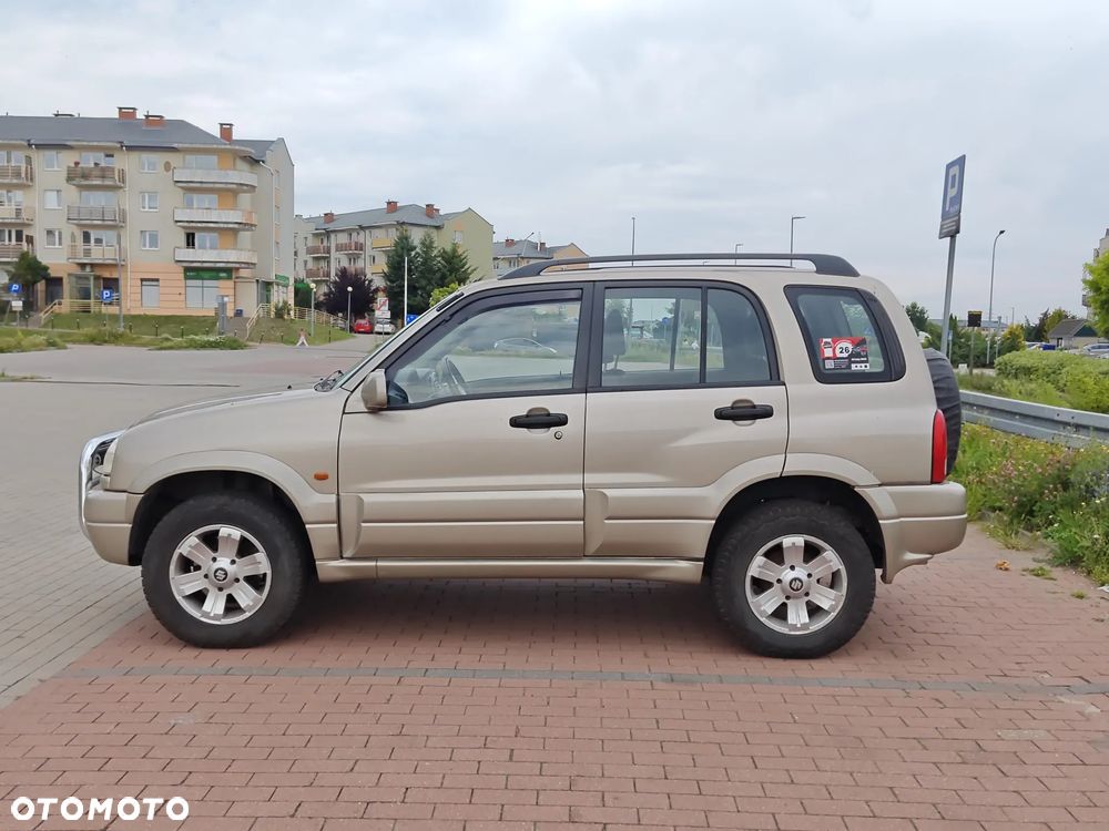 Suzuki Grand Vitara 2.0 - 5