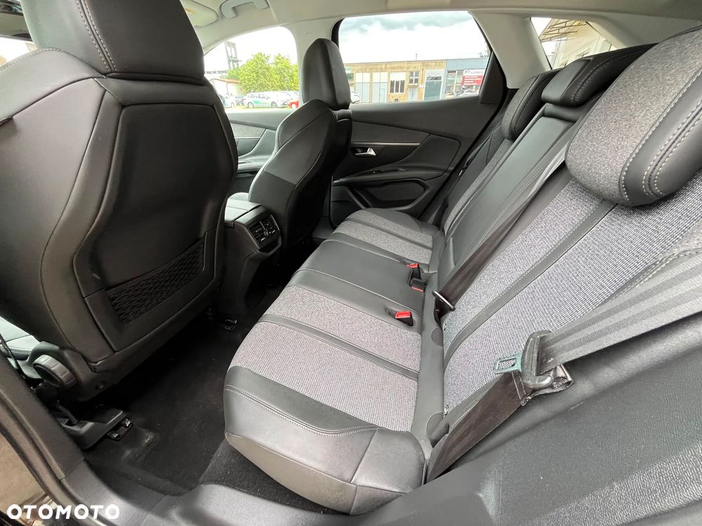 Peugeot 3008 BlueHDi 130 Stop & Start EAT8 Allure - 17