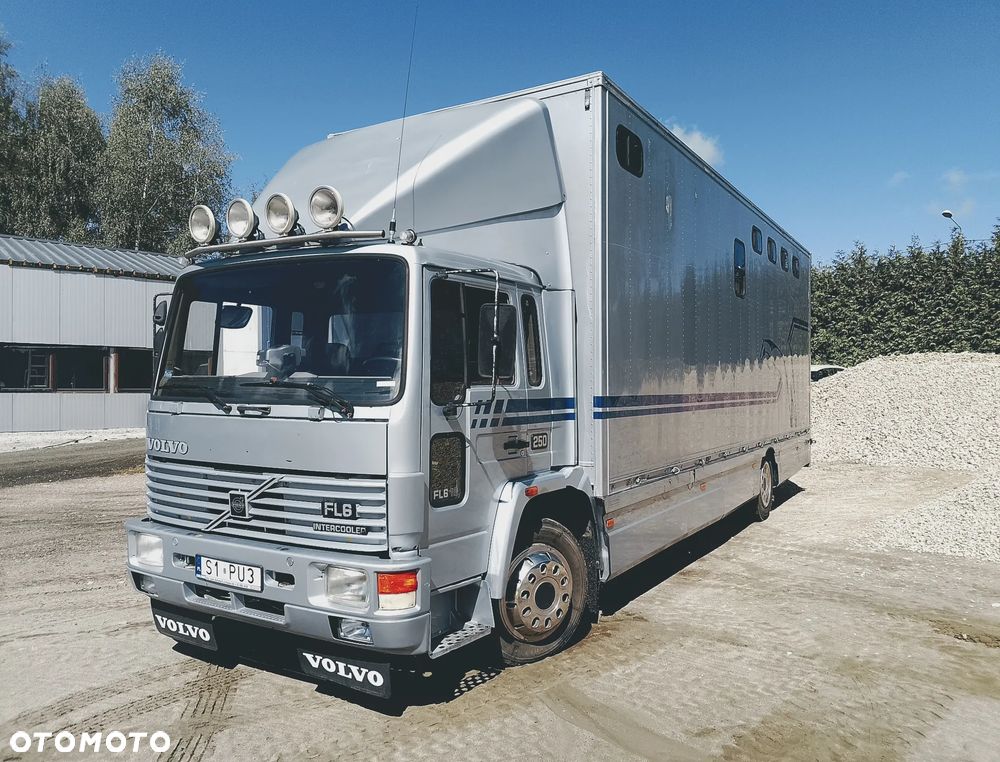 Volvo FL6 250 Koniowóz - 2