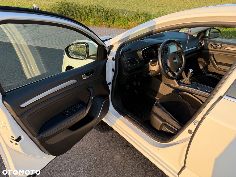 Renault Megane 1.6 SCe Limited - 16