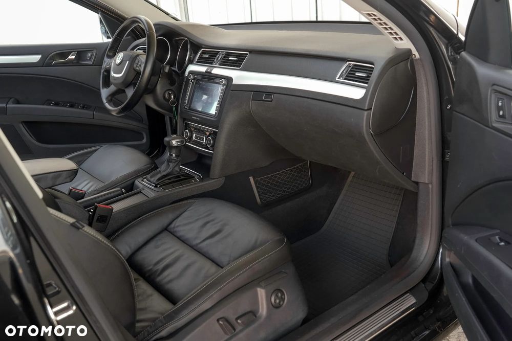 Skoda Superb 2.0 TDI DSG FAMILY - 26