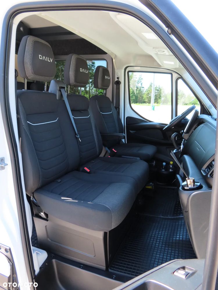 Iveco DAILY 35S18 DOKA Dubel Brygadowy MIXTO 7-Mio Os.+812 Kg Ład. POWER 3.0 HPI 180 KM Hi-Matic Automat L4H2 Rozstaw Osi 4100 mm WZMACNIANY FULL OPCJA Wyposażenia Gwarancja Fabryczna HAK 3500 KG Stan Auta Jak Z Salonu NOWY - 28