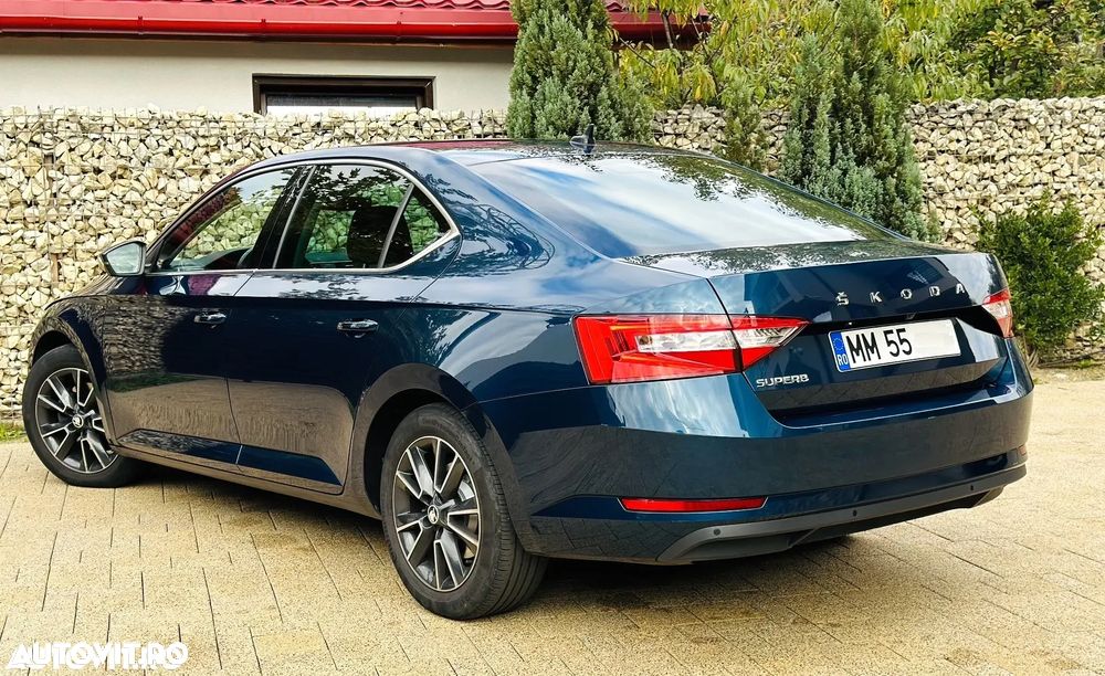 Skoda Superb 2.0 TDI DSG Premium Edition - 2