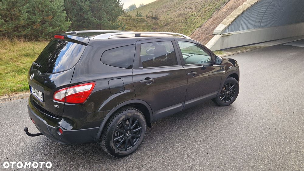 Nissan Qashqai+2 - 14