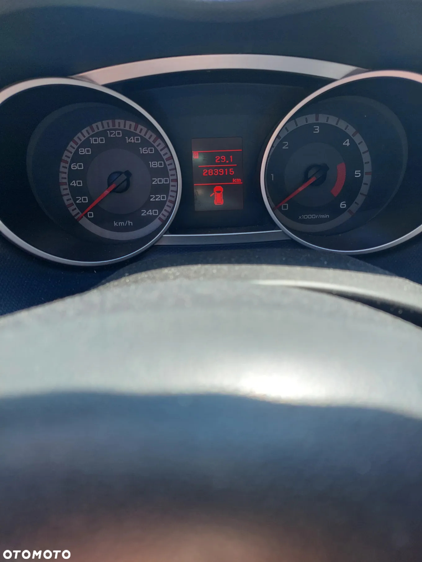 Mitsubishi Outlander - 24