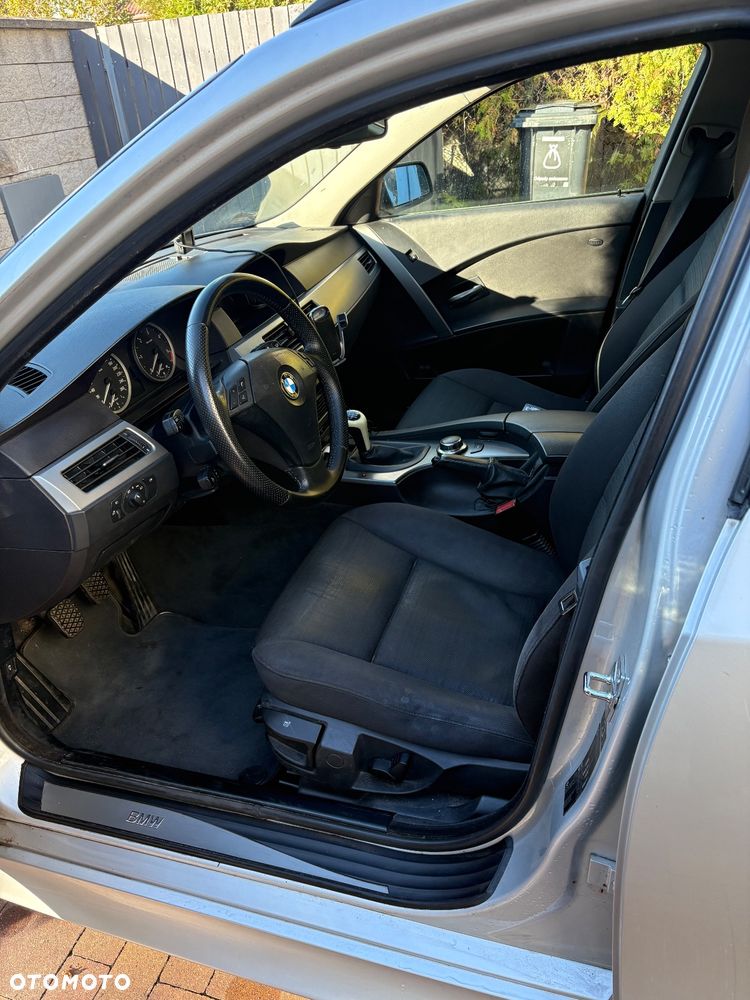 BMW Seria 5 520d - 24