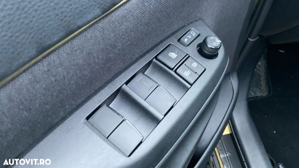 Toyota Yaris Cross 1.5 VVT-i HSD 130 4x4 HEV Exclusive - 31