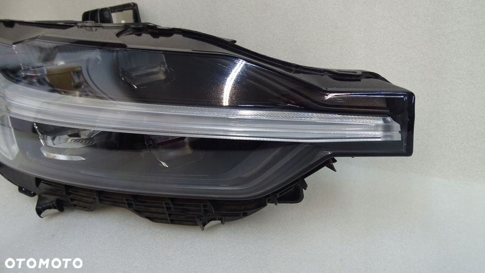 volvo xc60 ii 21/25r lift - lampa przednia prawa full led - 3